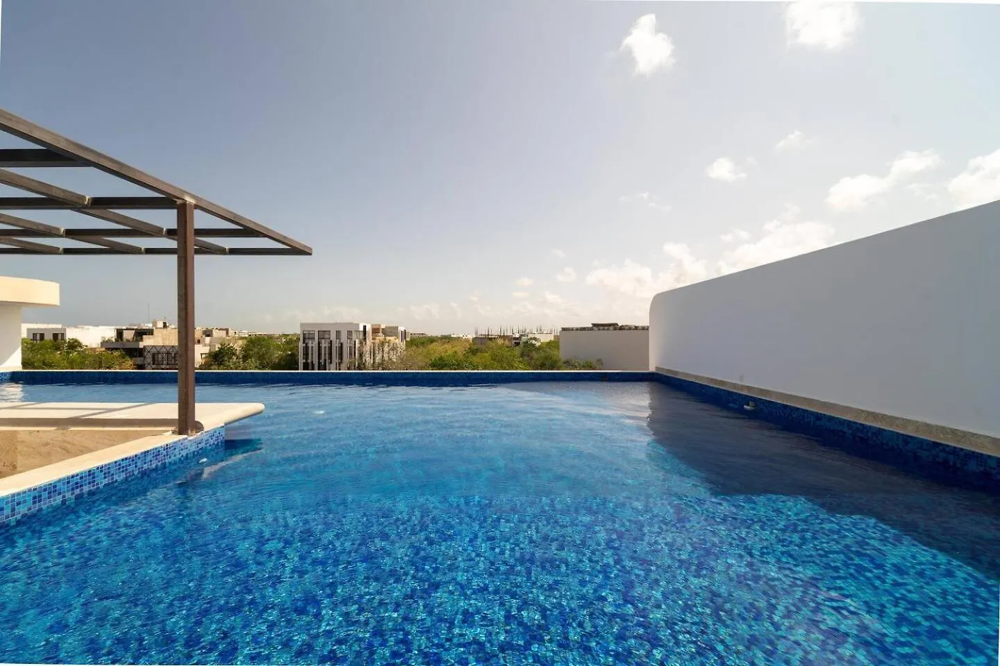 King Suite With Private Balcony, Gym And Rooftop Pool تولوم بيت للعطل